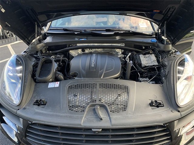 Used 2021 Porsche Macan image 16