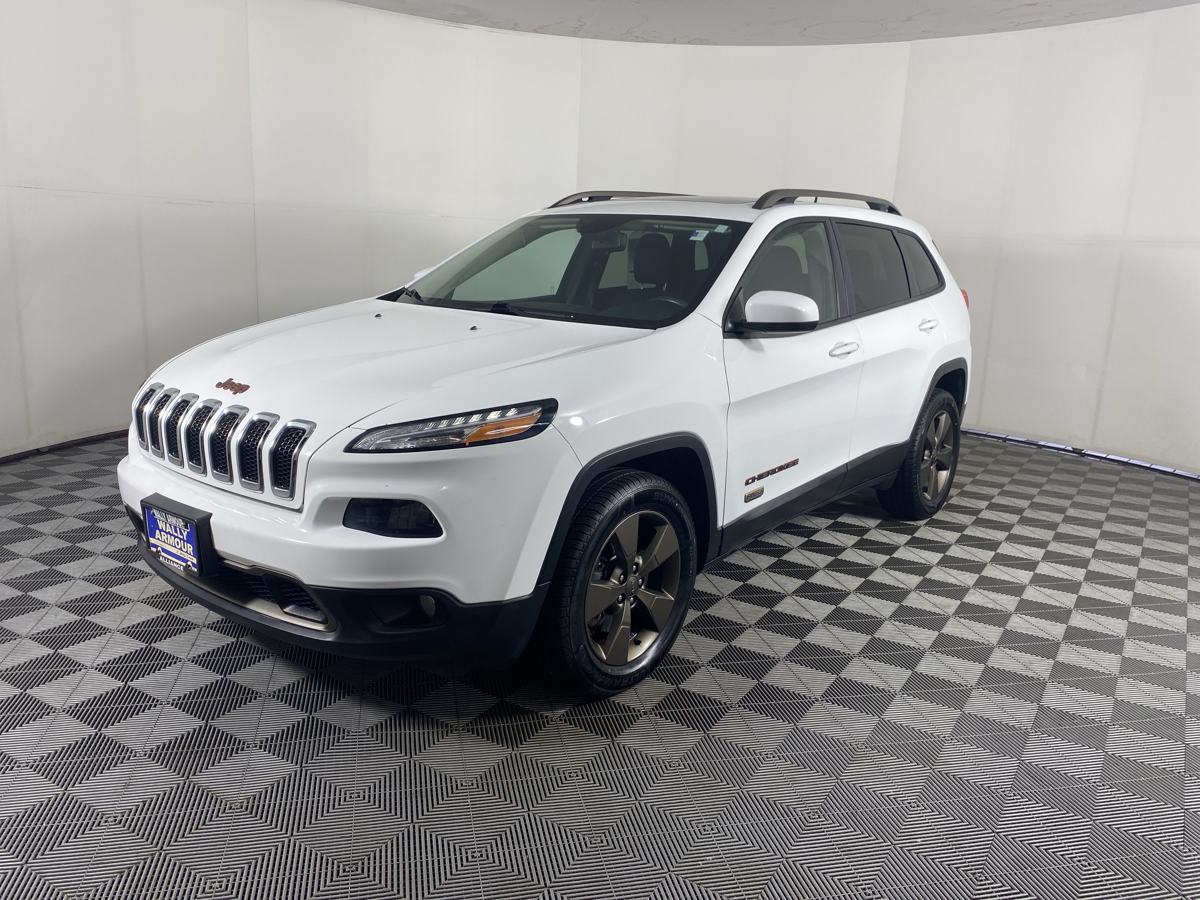 Used 2017 Jeep Cherokee 75th Anniversary AWD/4WD image 12