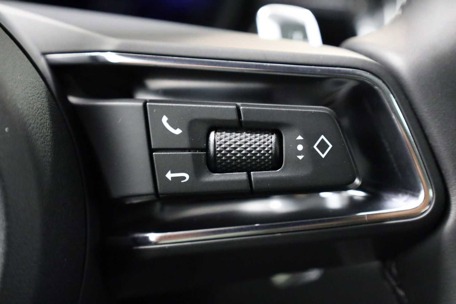 New 2026 Porsche Macan image 28