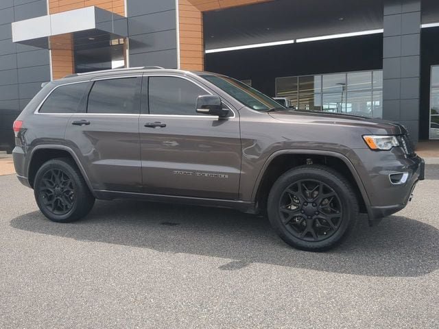 Used 2020 Jeep Grand Cherokee Overland AWD/4WD image 2