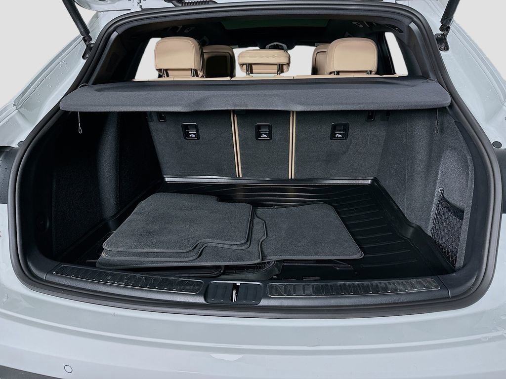 Used 2025 Porsche Macan image 28