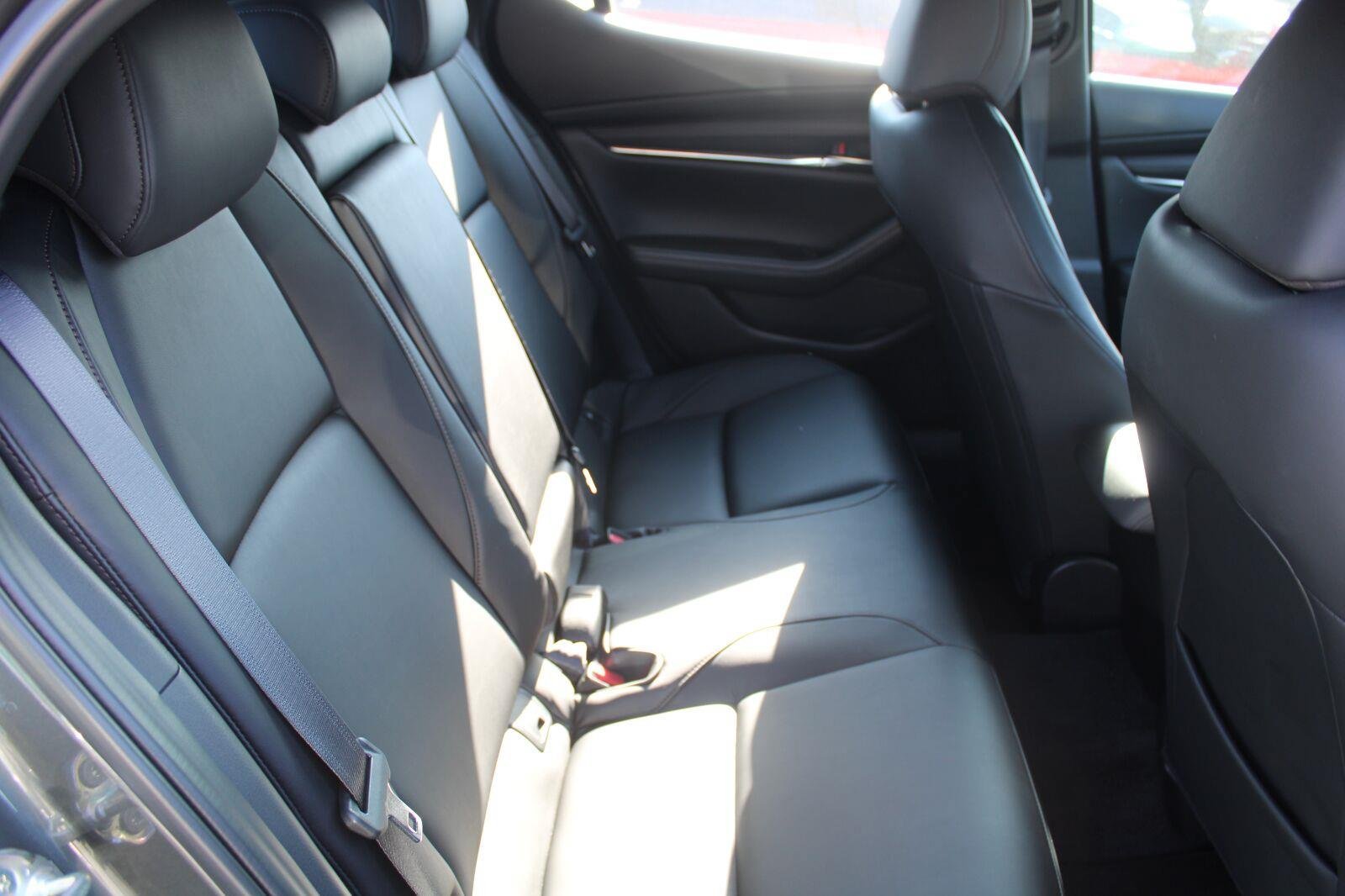 Used 2024 MAZDA MAZDA3 s FWD image 5