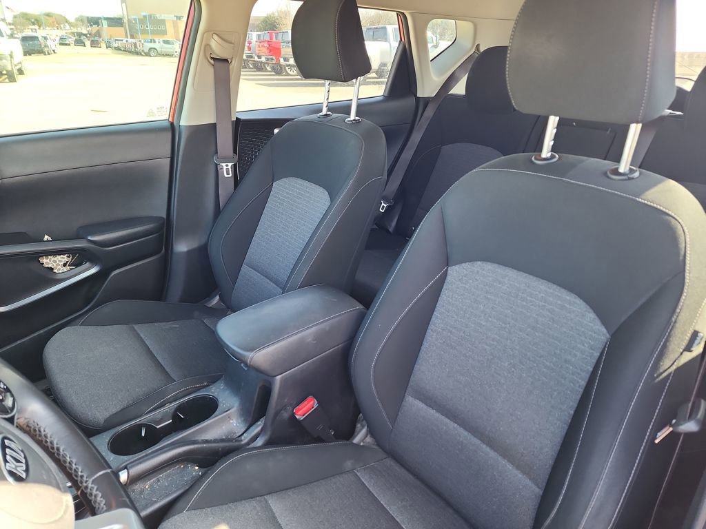 Used 2020 Kia Soul EX image 10