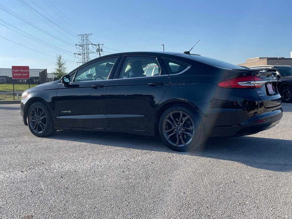 Used 2018 Ford Fusion SE w/ Equipment Group 601A image 3