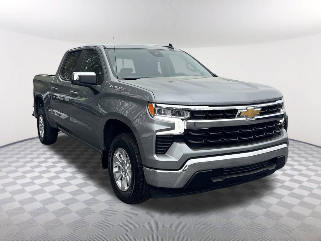 Used 2025 Chevrolet Silverado 1500 LT image 3