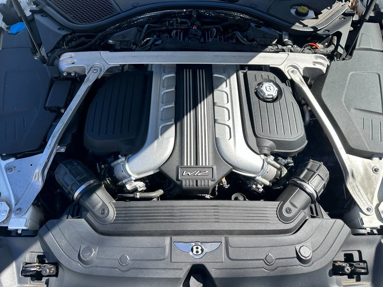 Used 2020 Bentley Continental GT image 40