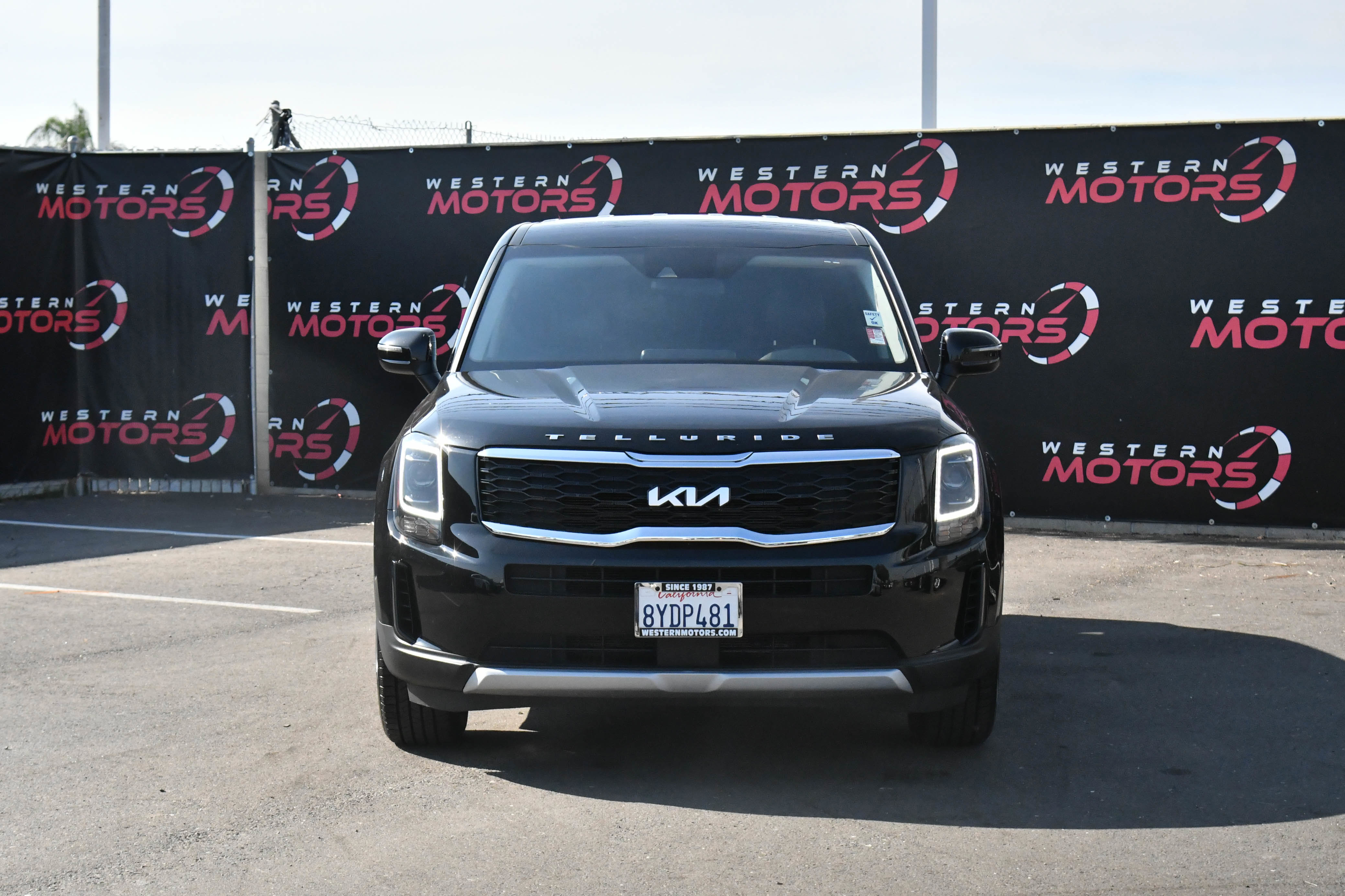 Used 2022 Kia Telluride LX image 2
