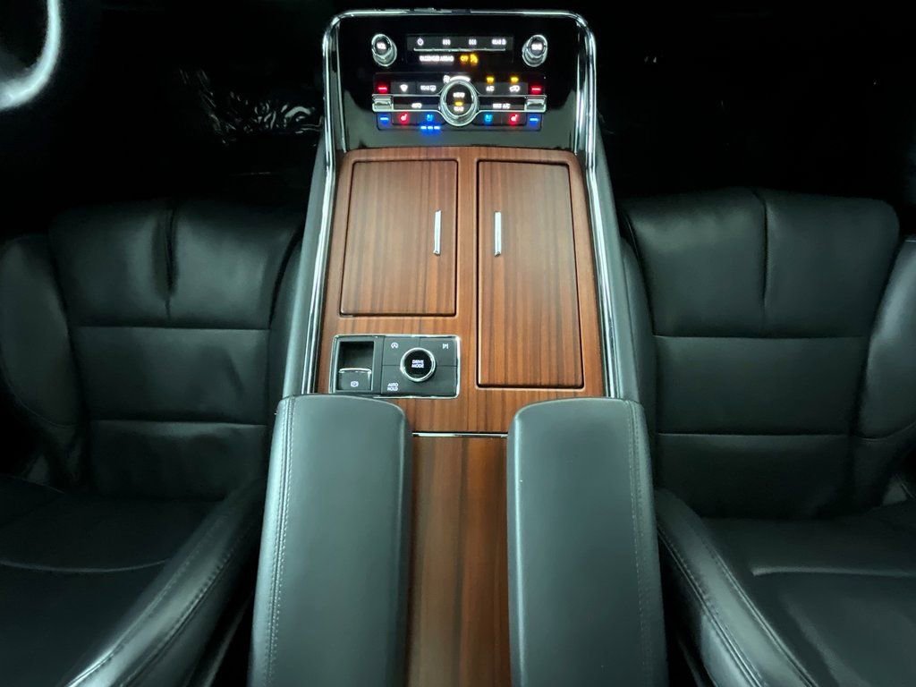 Used 2024 Lincoln Navigator Premiere image 14
