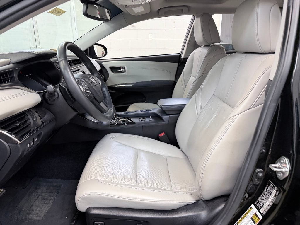 Used 2015 Toyota Avalon Limited FWD image 16