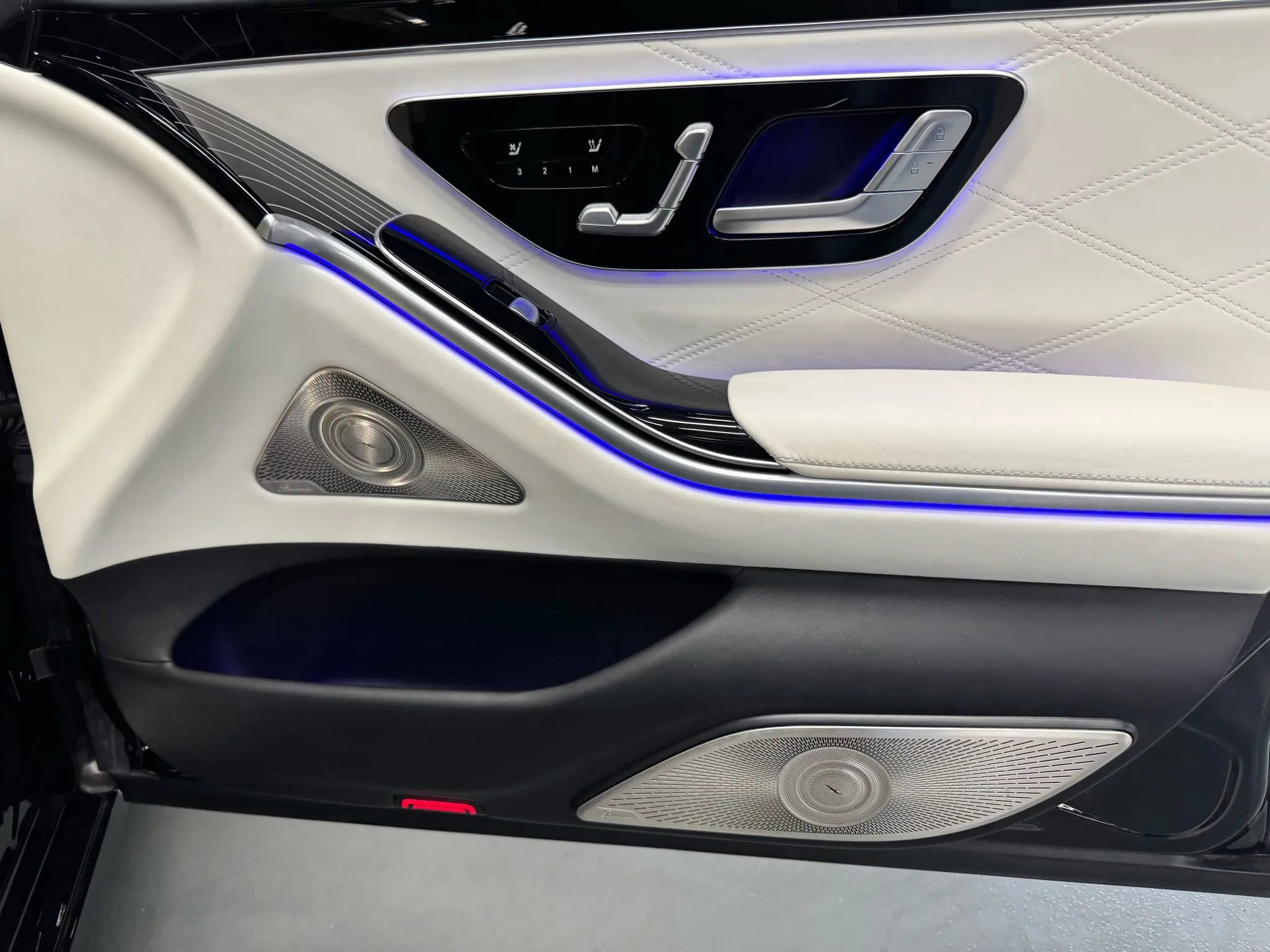 Used 2023 Mercedes-Benz Maybach S 680 S 680 4MATIC Sedan 4D w/ Manufaktur Leather Package image 78