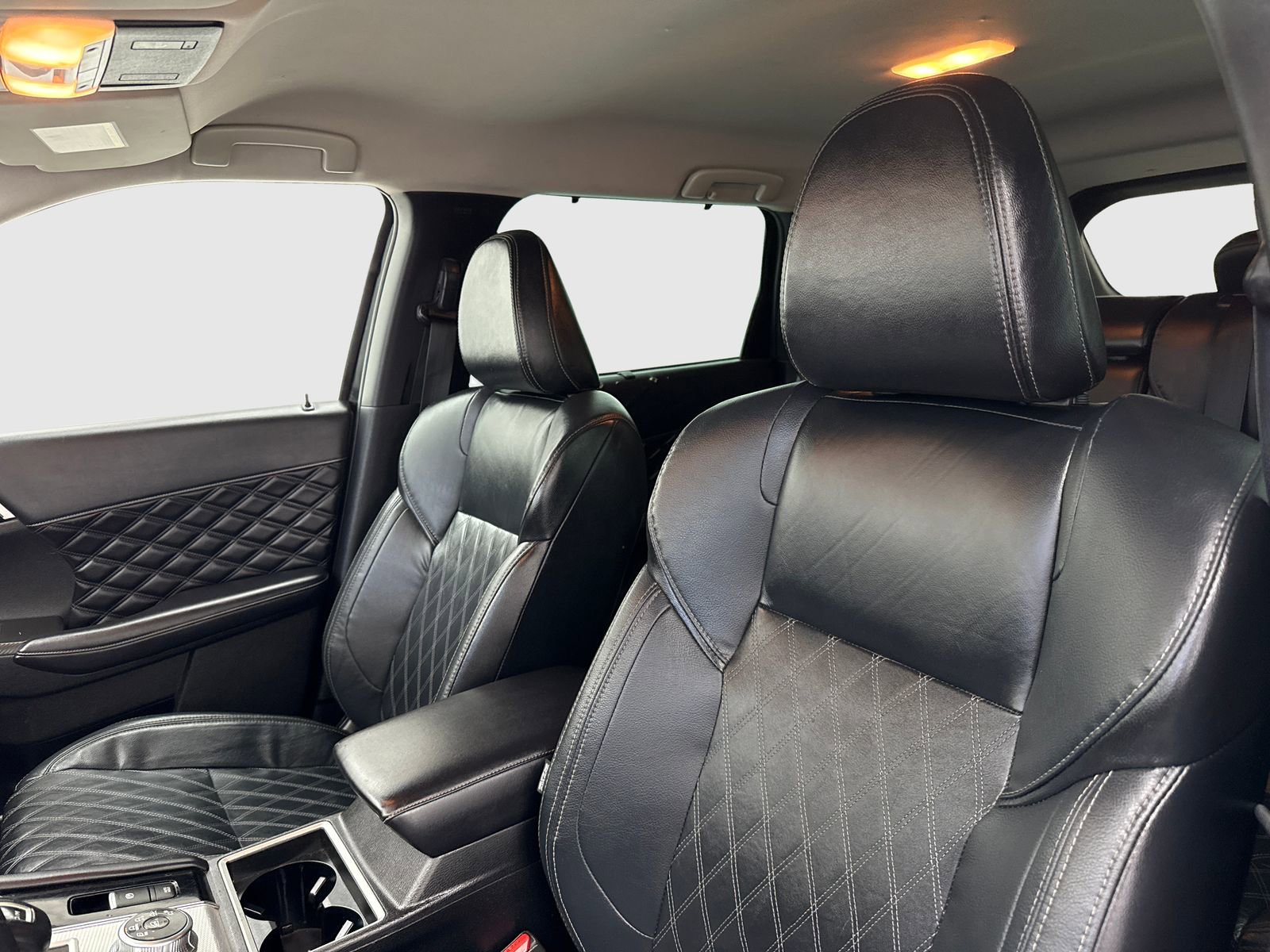 Used 2022 Mitsubishi Outlander SEL image 15