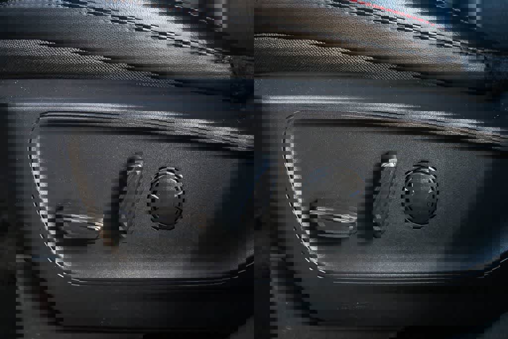 Used 2024 Ford Escape ST-Line w/ Cold Weather Package image 22