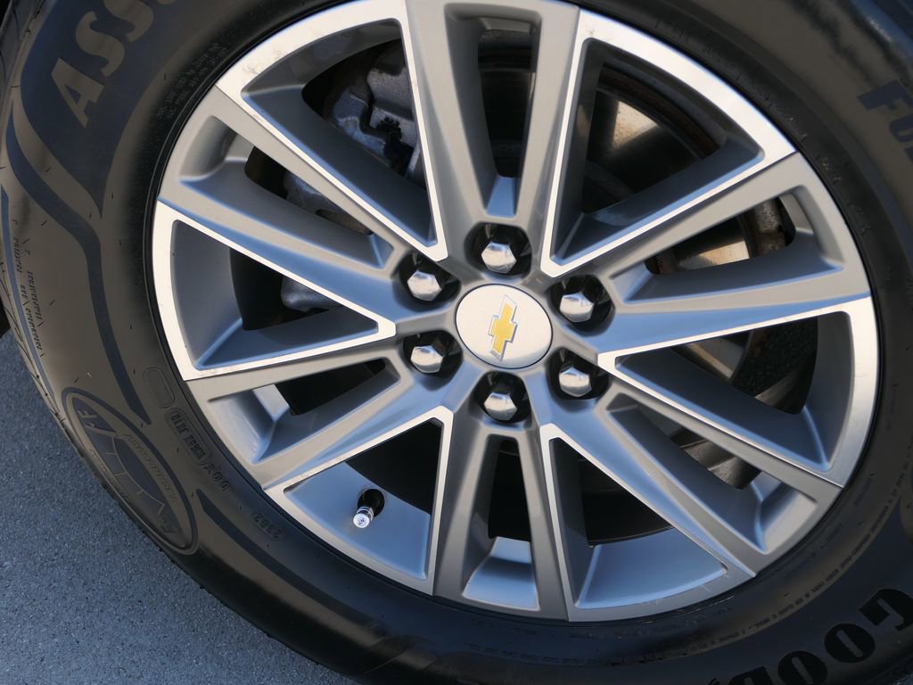 Used 2023 Chevrolet Traverse LT image 28