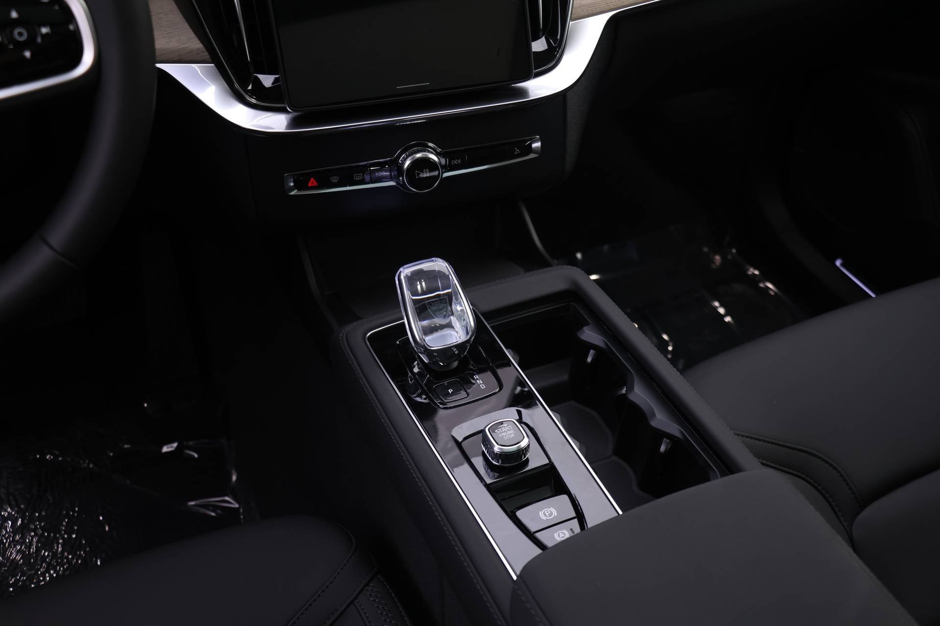 New 2026 Volvo XC90 T8 Plus image 13