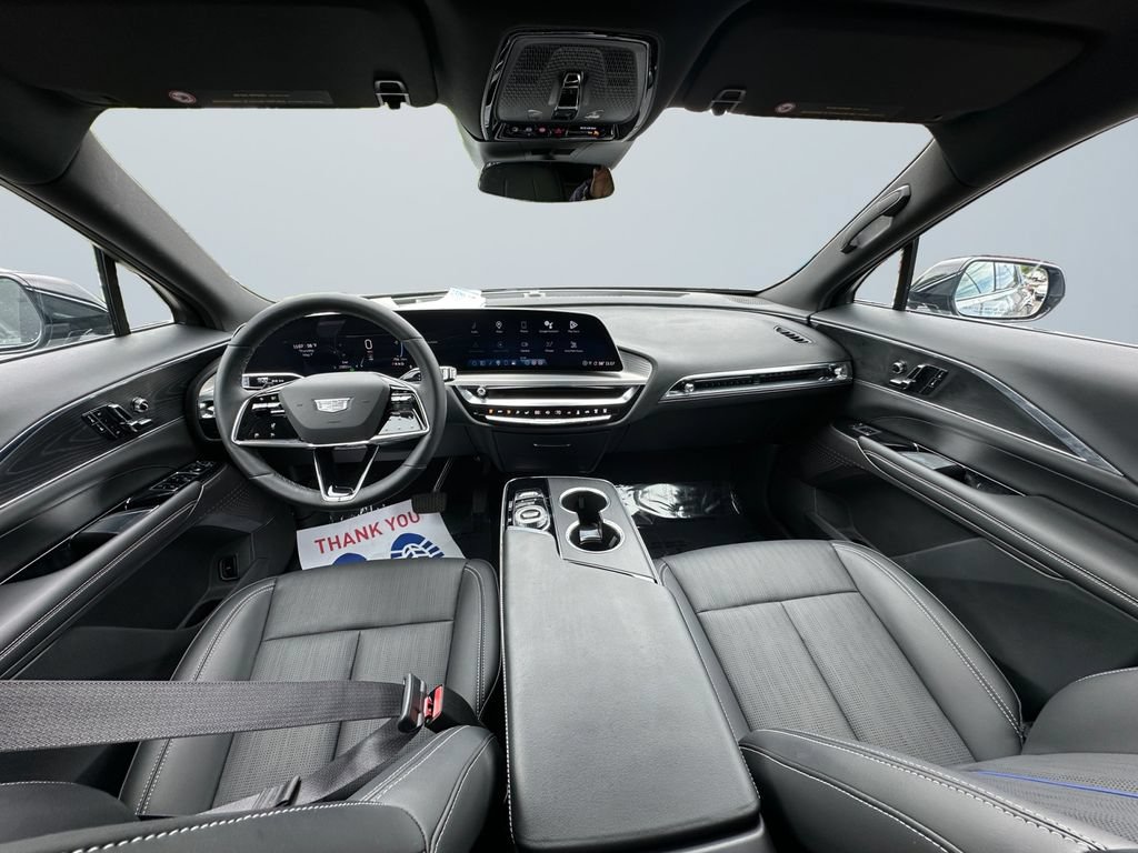 Used 2024 Cadillac Lyriq Luxury AWD/4WD image 10