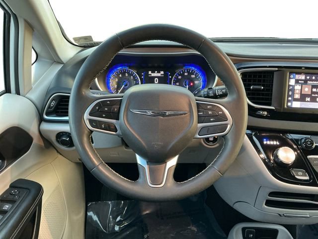 Used 2024 Chrysler Voyager LX image 13