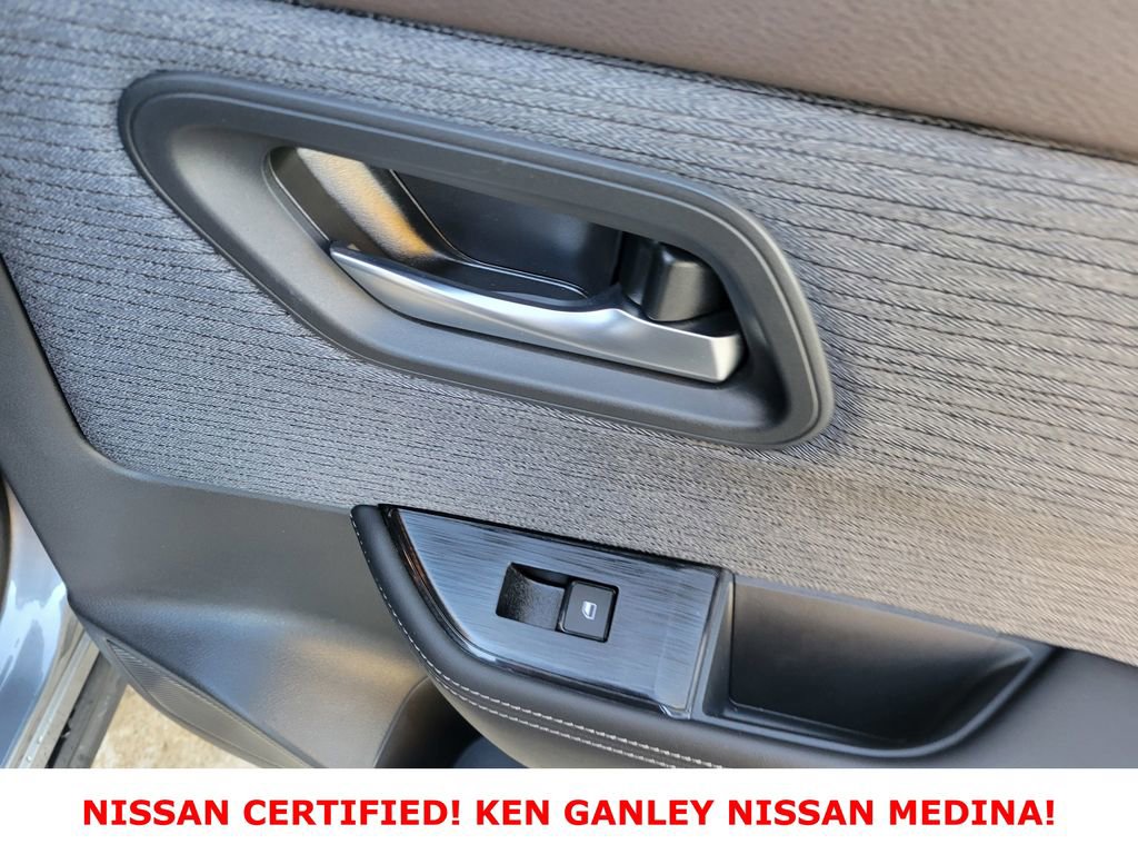 Certified 2023 Nissan Rogue SV image 46