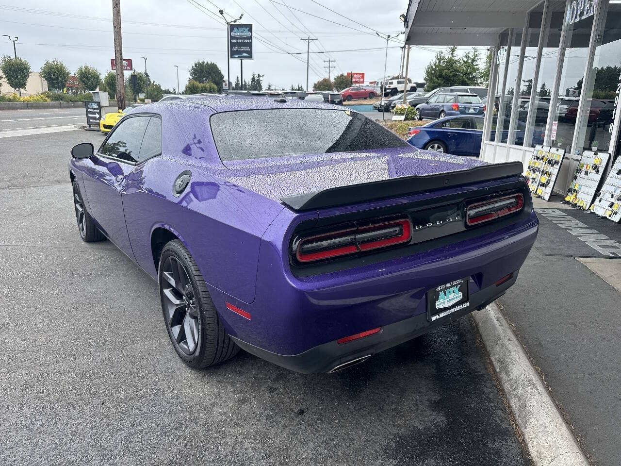 Used 2019 Dodge Challenger SXT w/ Blacktop Package RWD image 4