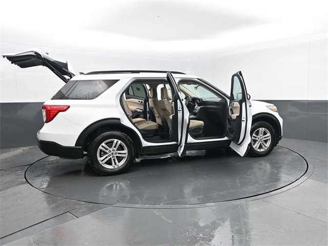 Used 2024 Ford Explorer XLT image 30
