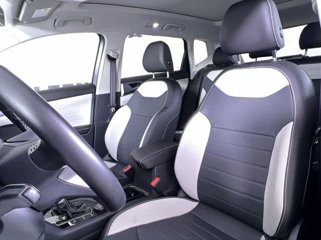Used 2025 Volkswagen Taos SEL image 11
