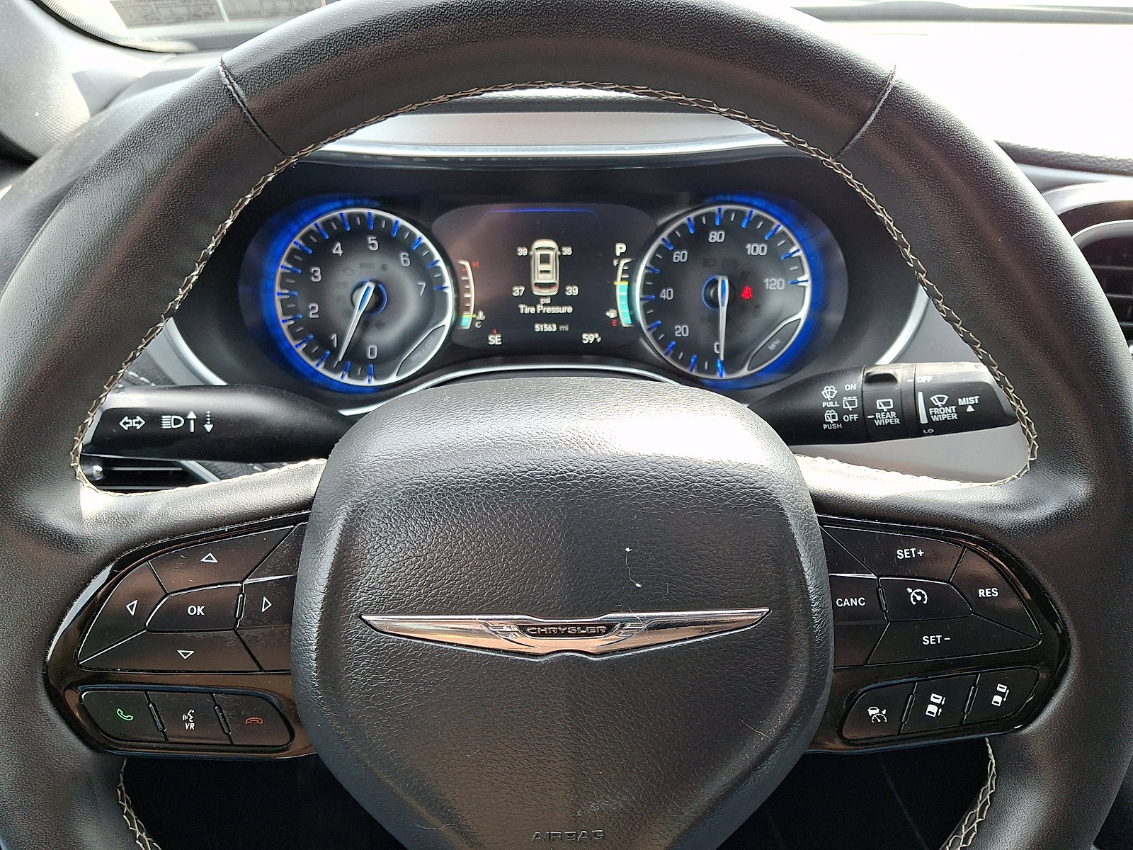 Used 2025 Chrysler Pacifica Limited image 21