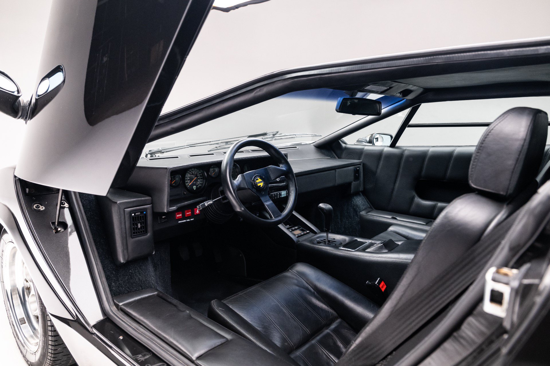 Used 1989 Lamborghini Countach Coupe RWD image 14