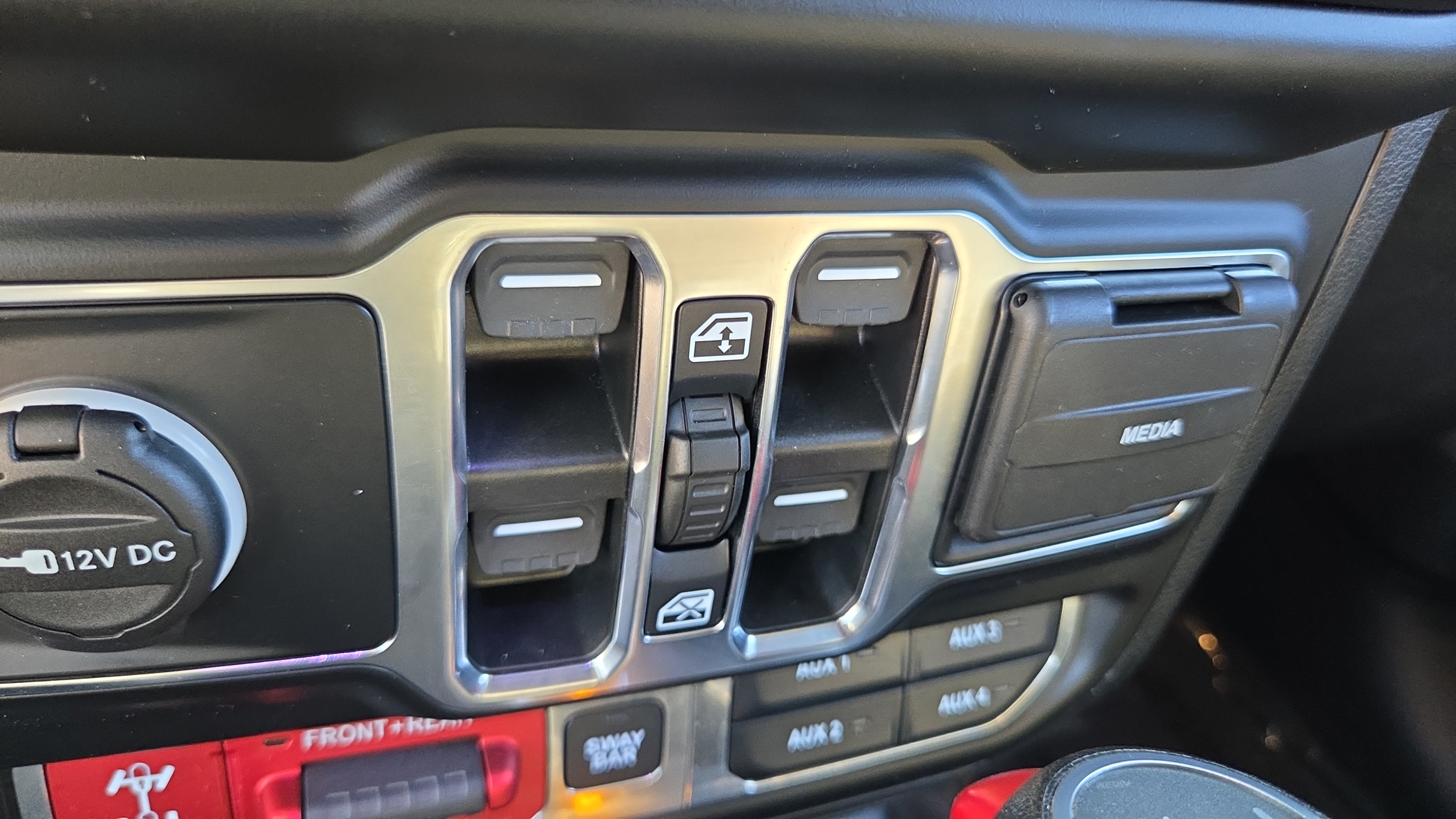 Used 2023 Jeep Wrangler Unlimited Rubicon 4xe w/ Steel Bumper Group AWD/4WD image 21