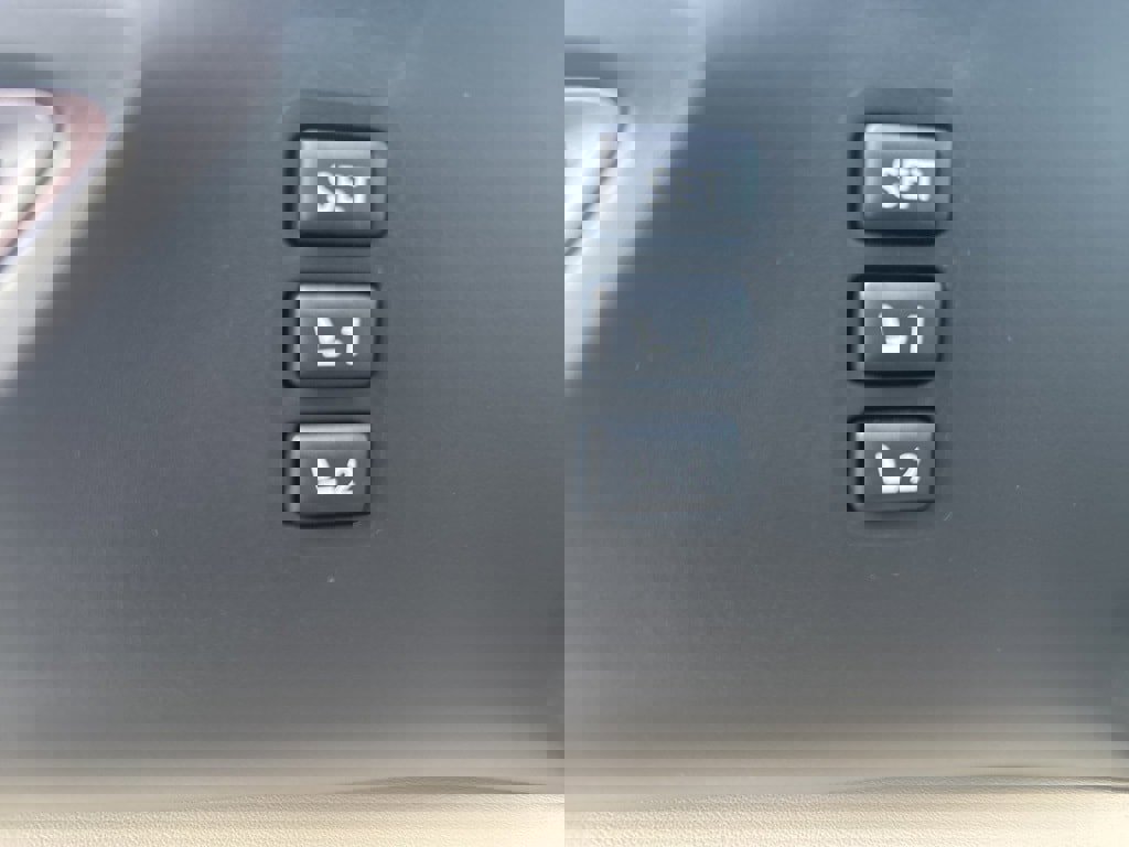 New 2025 Subaru Ascent Limited image 21