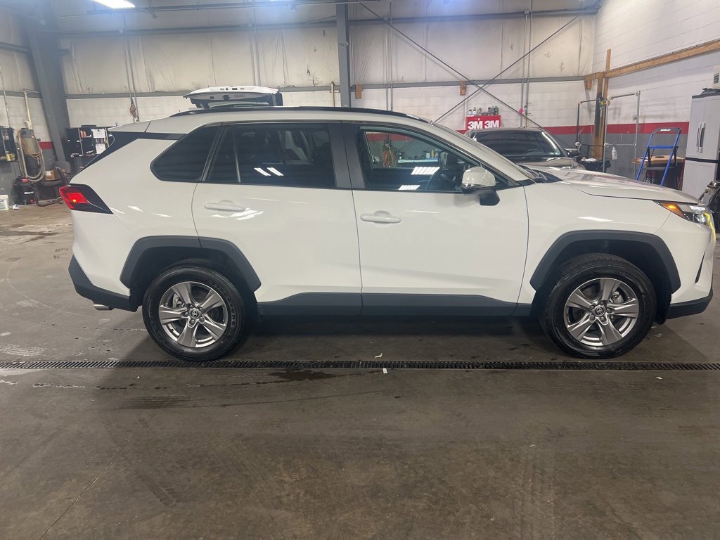 Used 2025 Toyota RAV4 XLE image 2