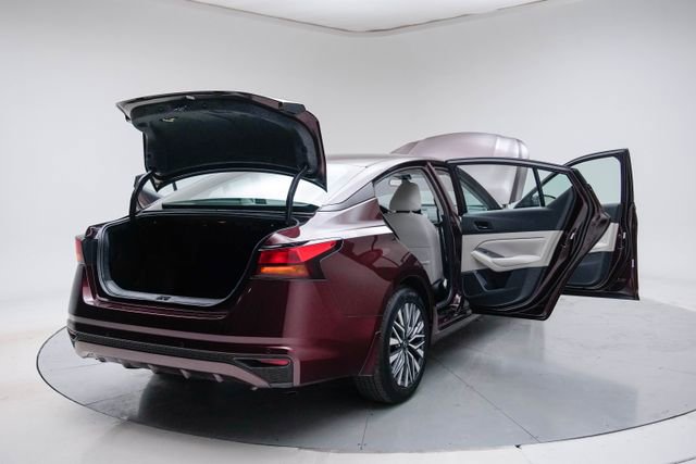 Used 2024 Nissan Altima 2.5 SV image 22