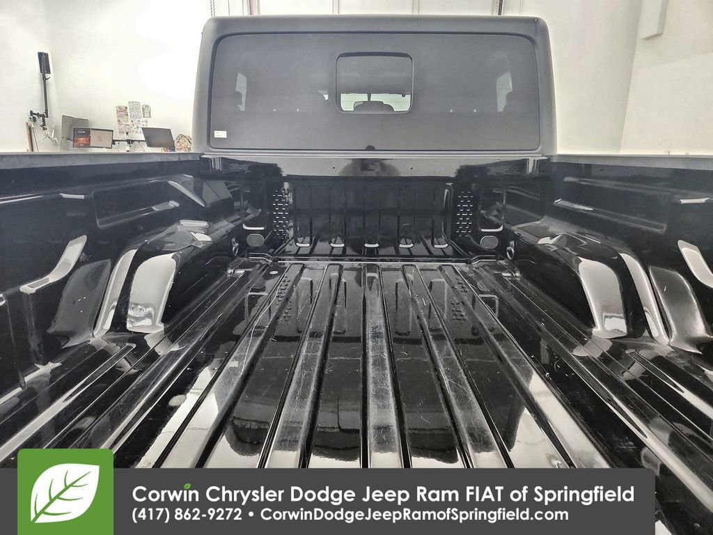 Certified 2021 Jeep Gladiator Willys image 31