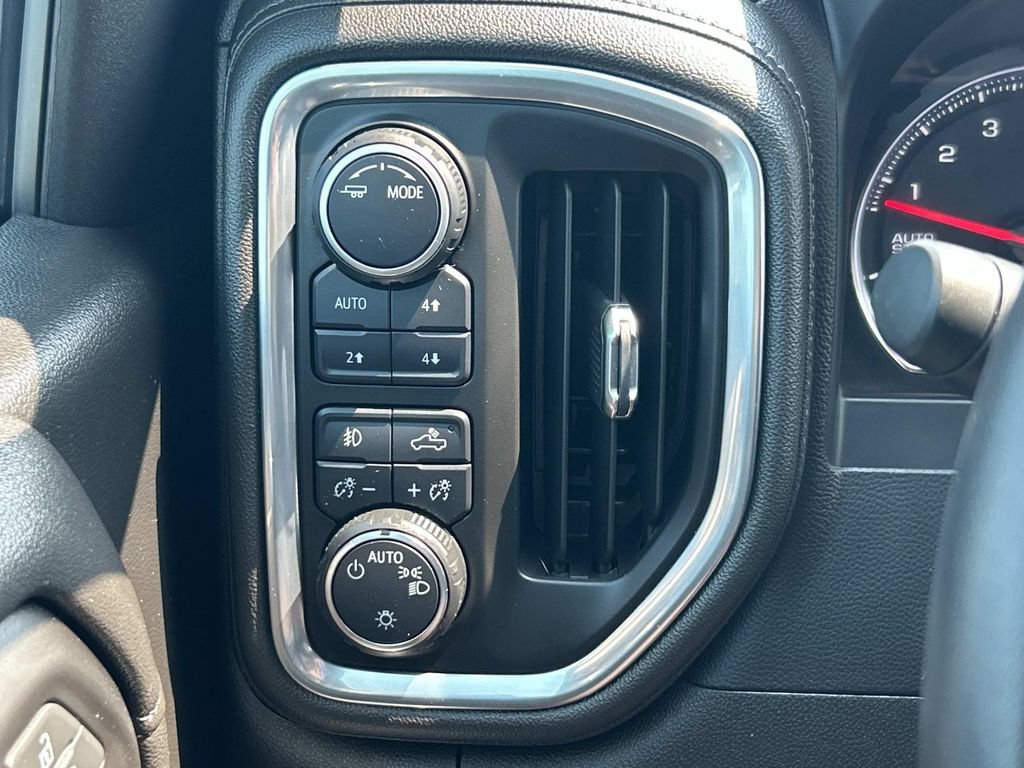 Used 2022 Chevrolet Silverado 1500 RST AWD/4WD image 39