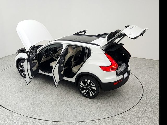 New 2026 Volvo XC40 B5 Ultra w/ Climate Package AWD/4WD image 37