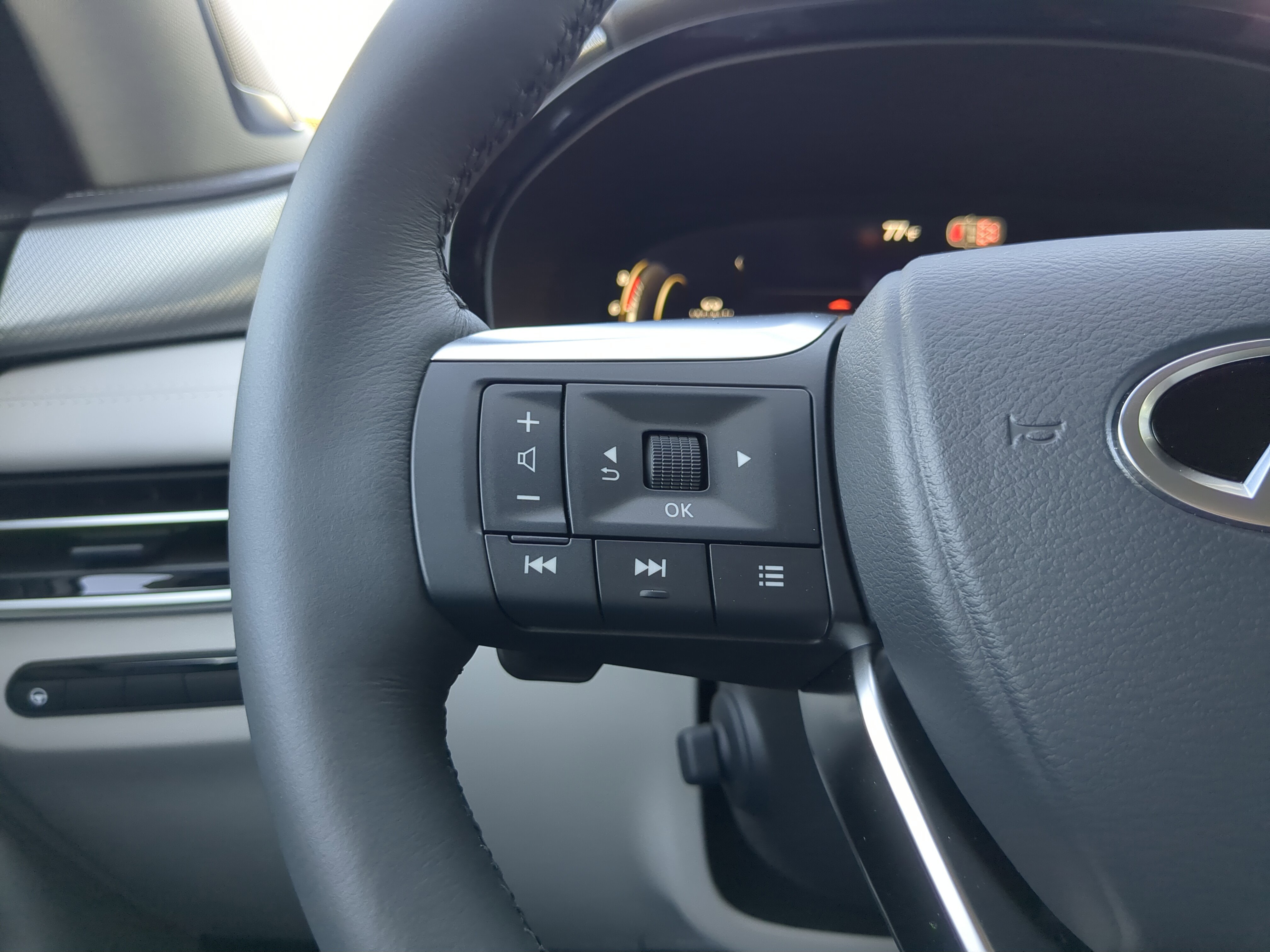 New 2026 INFINITI QX60 Luxe w/ Cargo Package image 29