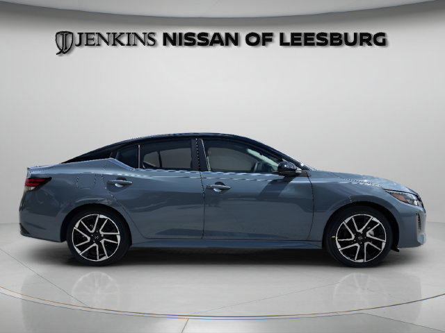 Certified 2025 Nissan Sentra SR FWD image 5