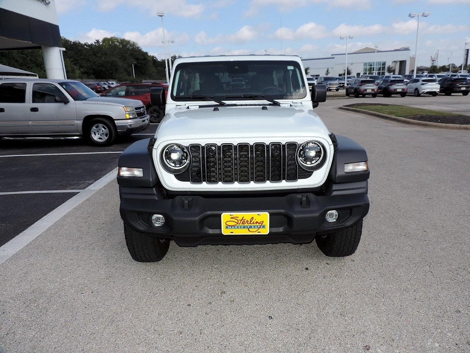 Used 2025 Jeep Wrangler Unlimited Sport AWD/4WD image 2