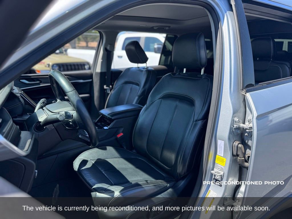 Used 2021 Jeep Grand Cherokee L Limited RWD image 11