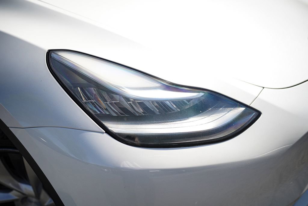 Used 2021 Tesla Model Y Long Range image 7
