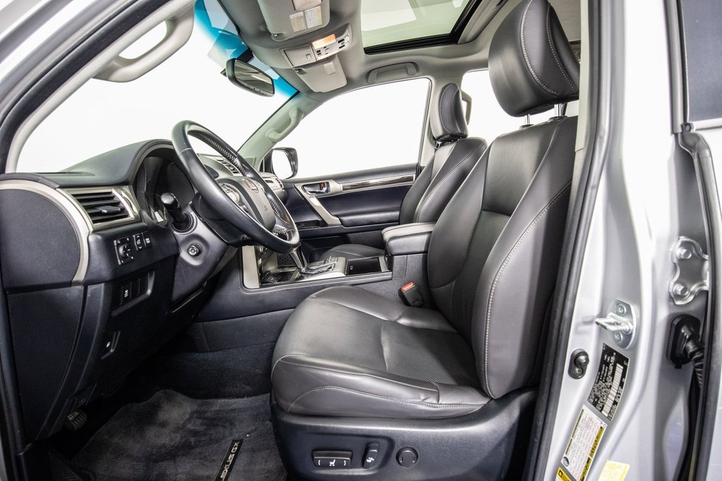 Used 2018 Lexus GX 460 w/ Navigation Package image 8