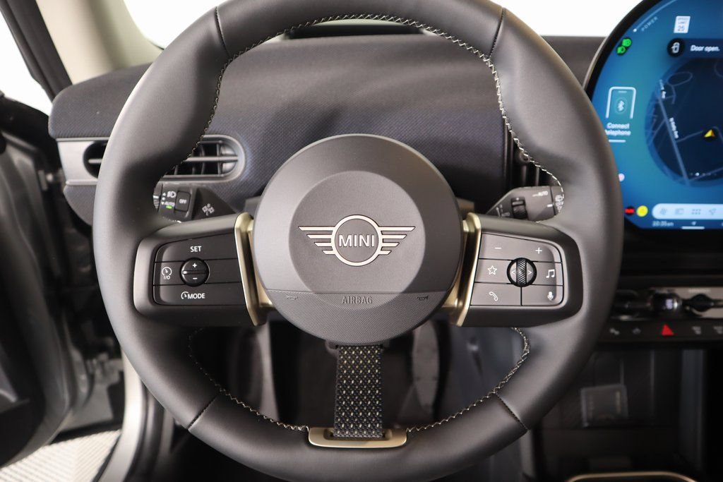 New 2025 MINI Cooper 2-Door Hardtop FWD image 4