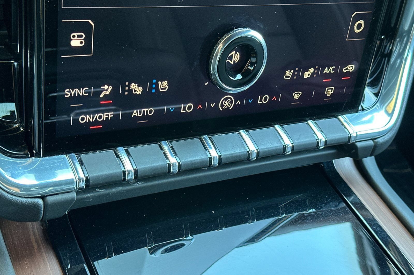 Certified 2025 GMC Yukon Denali RWD image 22