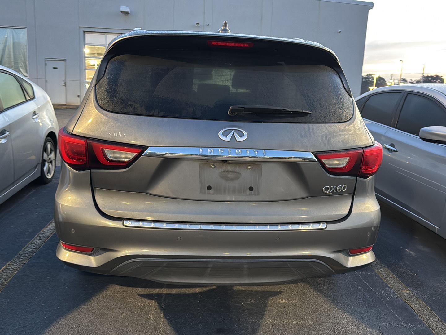 Used 2018 INFINITI QX60 FWD w/ Premium Plus Package image 6