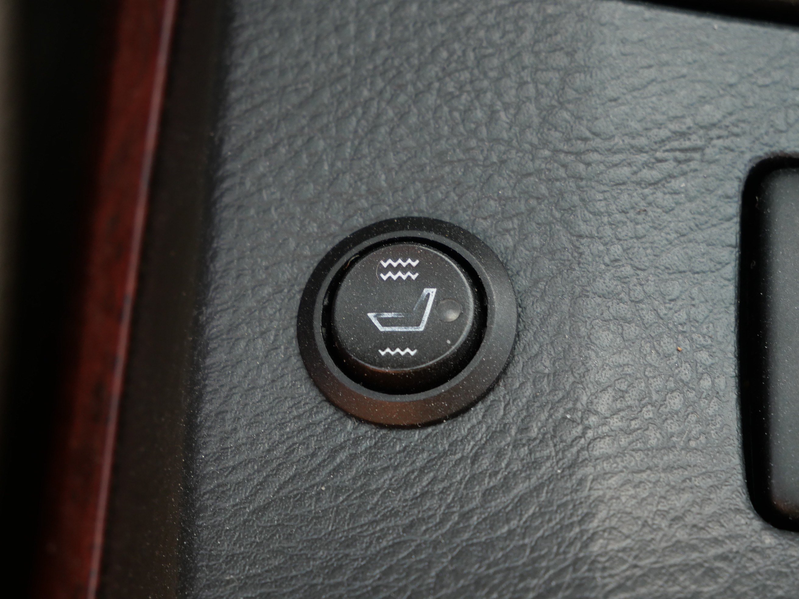 Used 2007 Toyota 4Runner SR5 AWD/4WD image 30