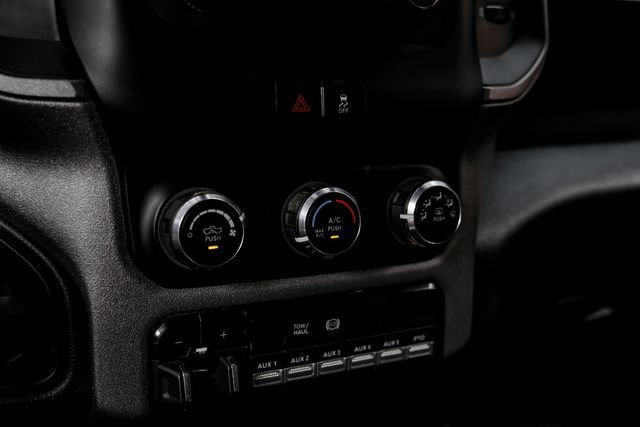 Used 2024 RAM 3500 Tradesman w/ Chrome Appearance Group AWD/4WD image 28