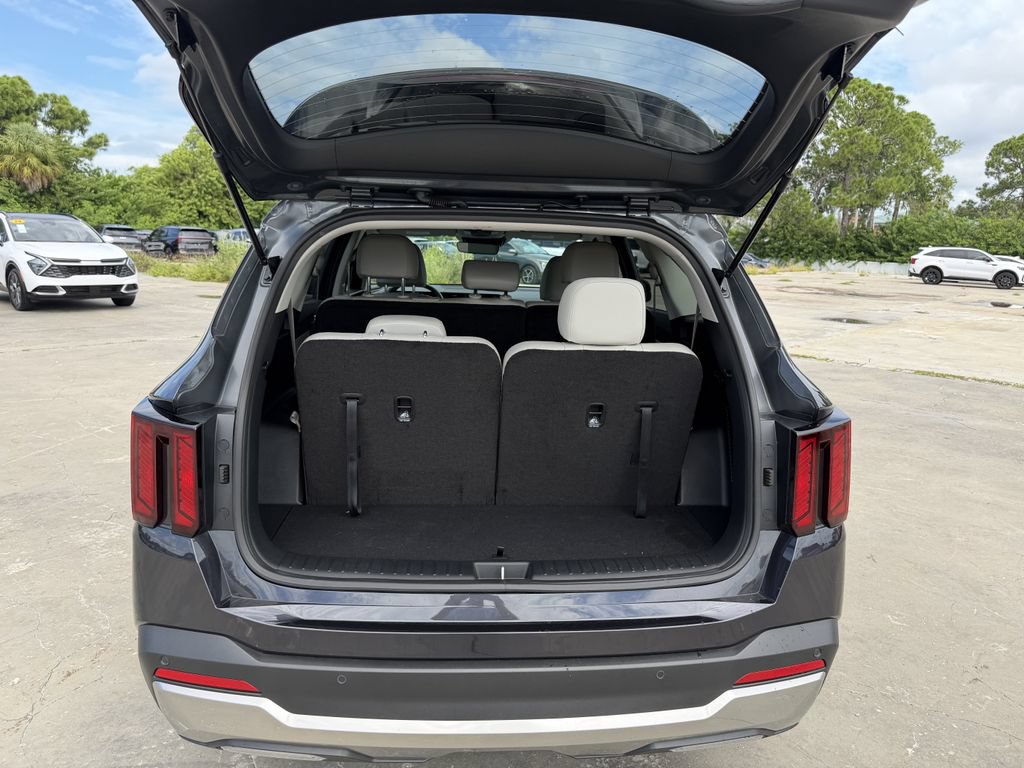 Certified 2026 Kia Sorento S FWD image 13