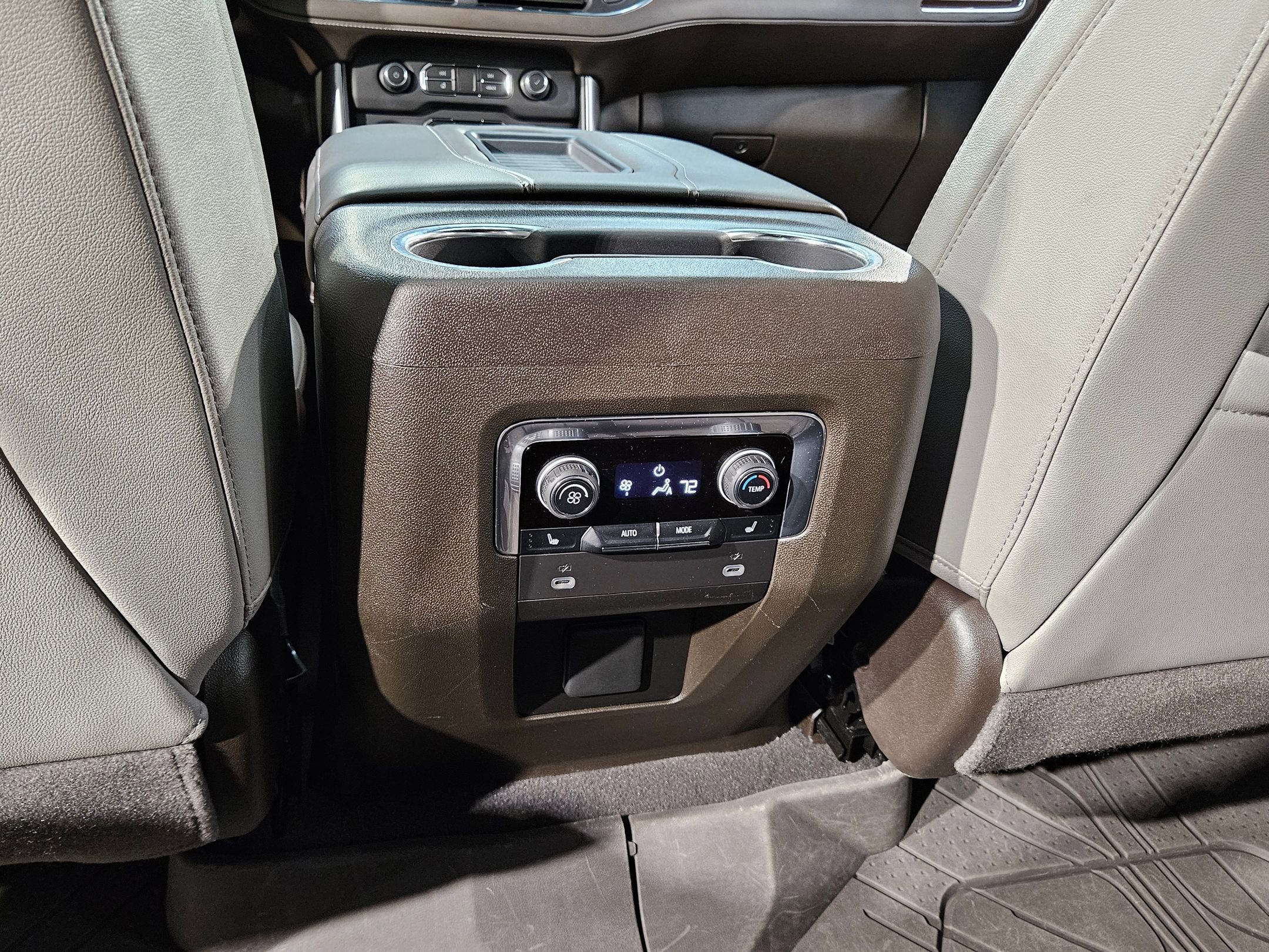 Used 2023 Chevrolet Tahoe LT w/ Luxury Package image 39