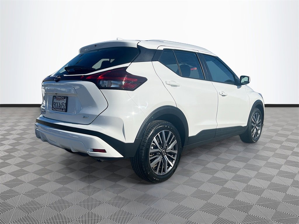 Used 2024 Nissan Kicks SV image 7