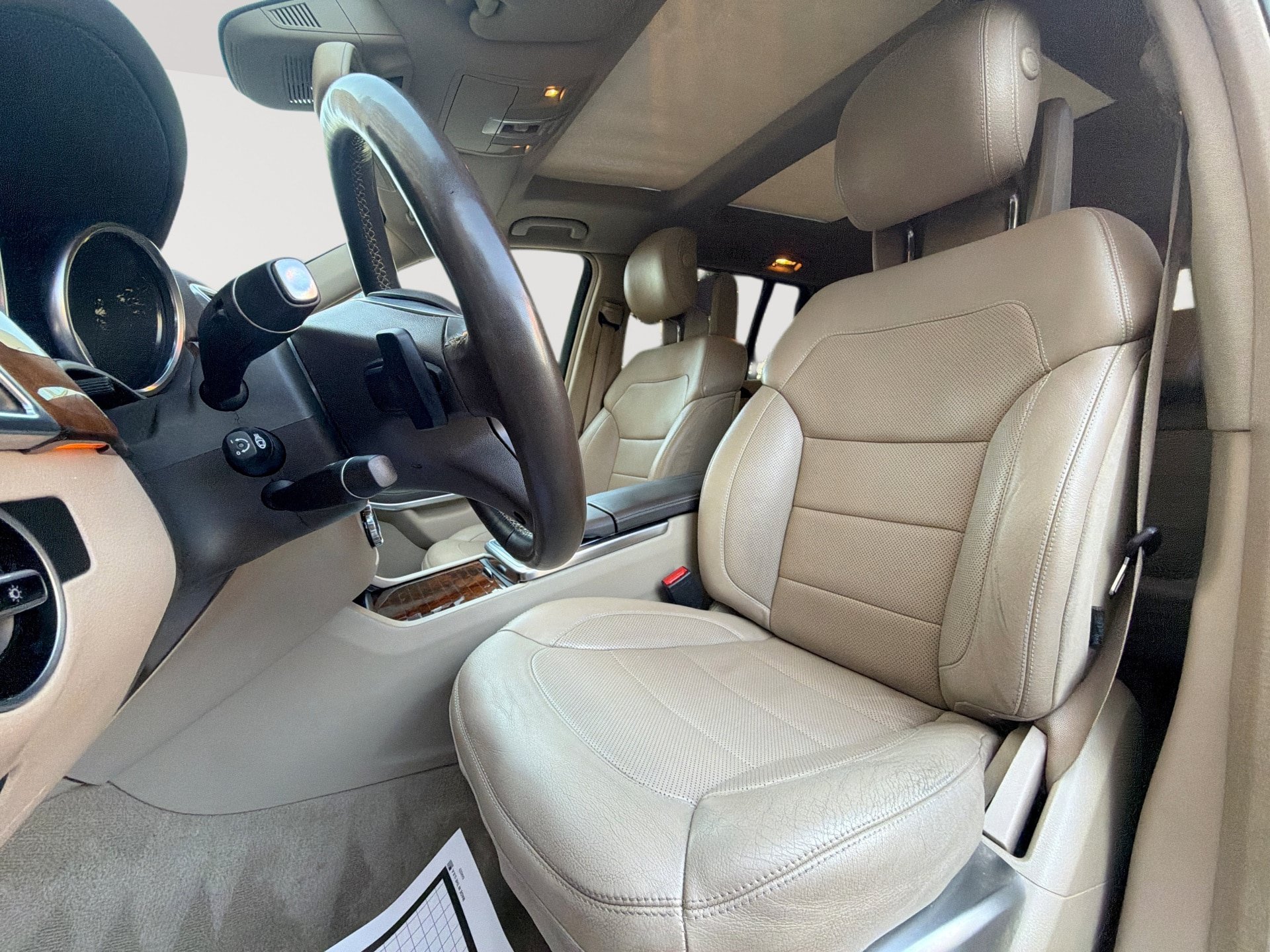 Used 2015 Mercedes-Benz GL 550 4MATIC image 13