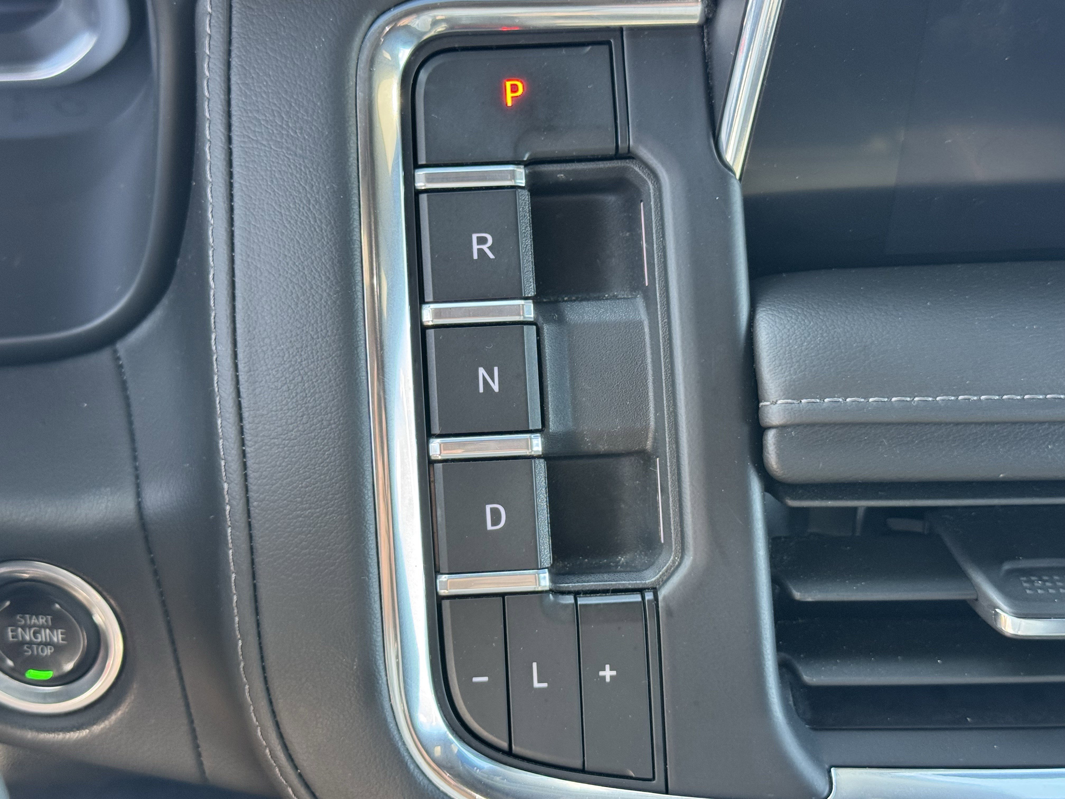 Used 2024 GMC Yukon XL SLE w/ Gmc Pro Safety Plus Package image 21