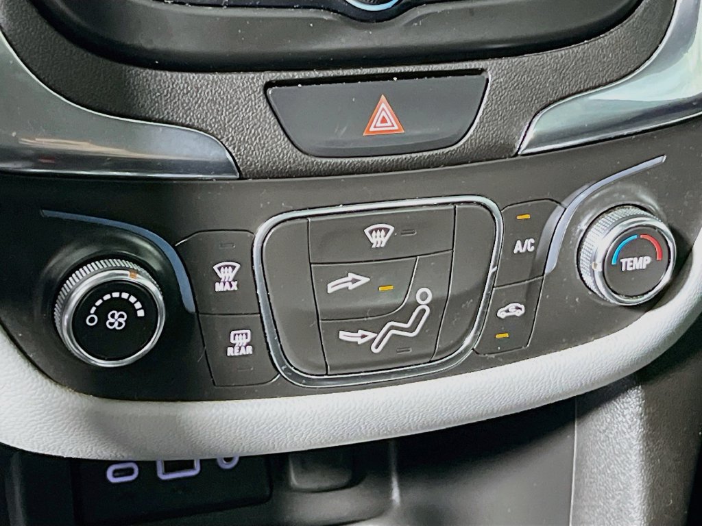 Used 2020 Chevrolet Equinox LS w/ LS Convenience Package FWD image 23